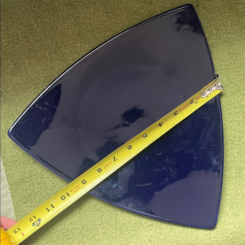 Triangular Dark Blue Plate - Picture 5 of 8